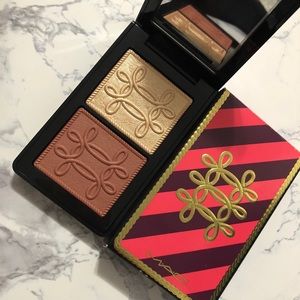 LIMITED EDITION BNIB* MAC nutcracker Highlight